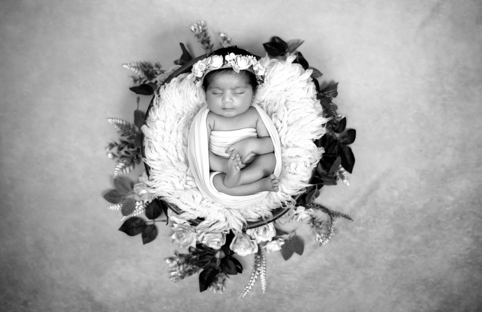Representative newborn photography: Cradled with care