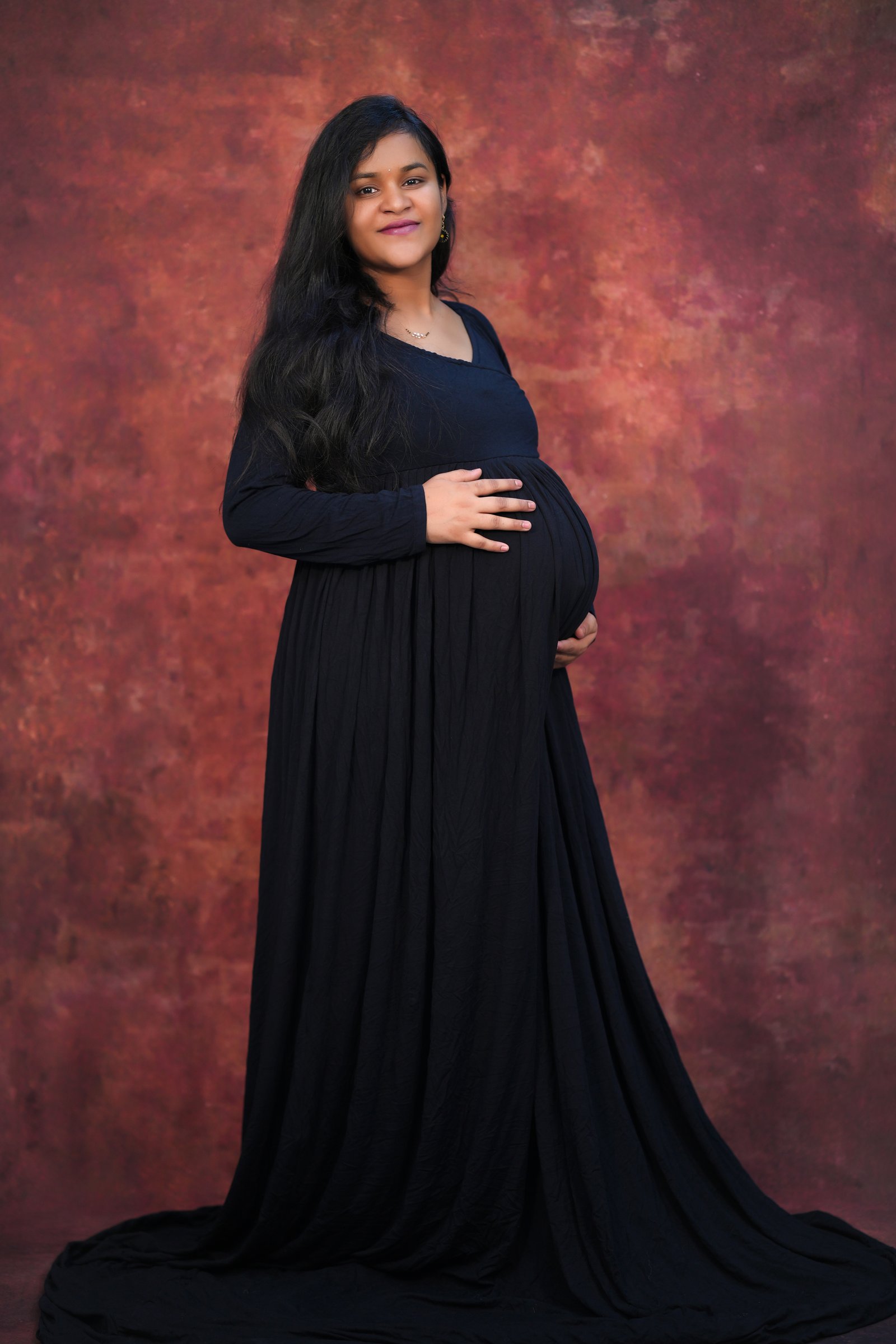 Representative maternity photography: A chapter of anticipation